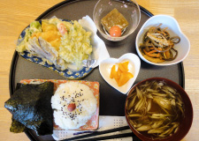 おむすびランチ（毎月第3水曜日）